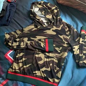 Long sleeve crop top